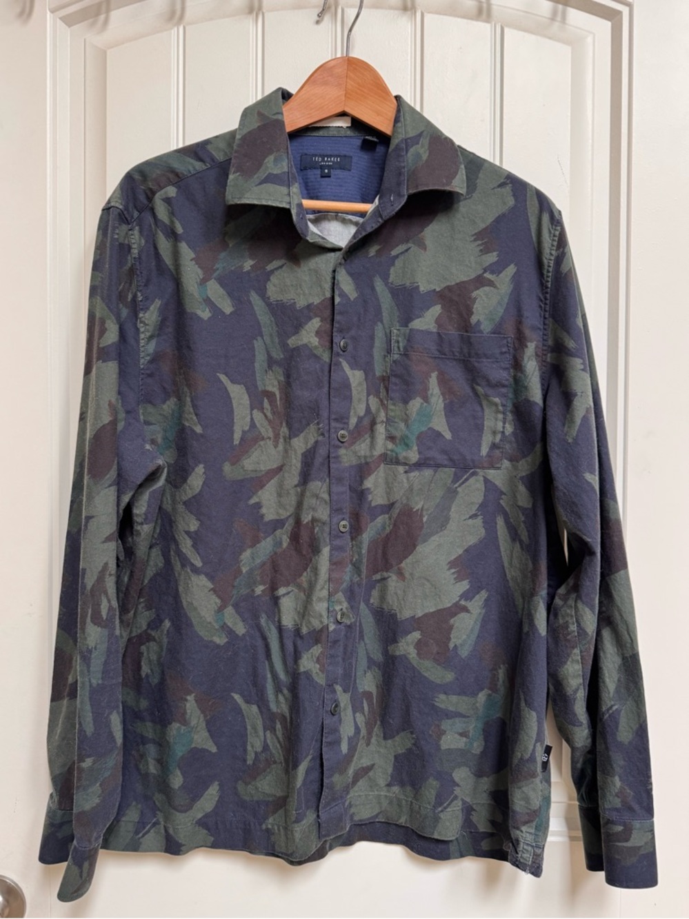 Ted Baker London Fielder camo button-down long-sleeve shirt. Size 5